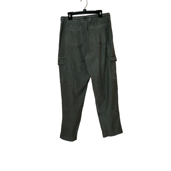 Athleta Farallon Cargo Crop Pants. Cypress color. EUC. Worn once. Size 6 - Picture 2 of 13